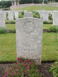 Etaples Military Cemetery - Hilliard, Geoffrey Crosier